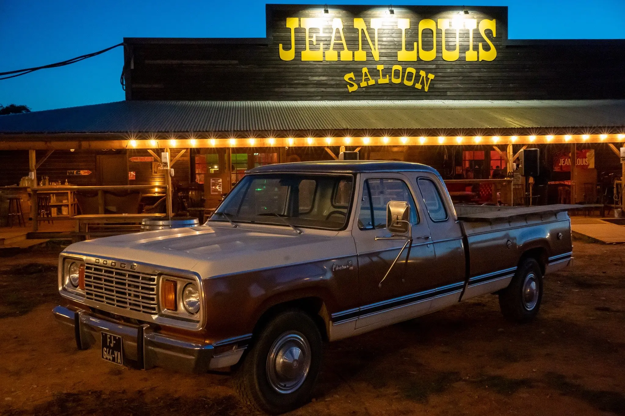 Jean Louis Saloon - Valence